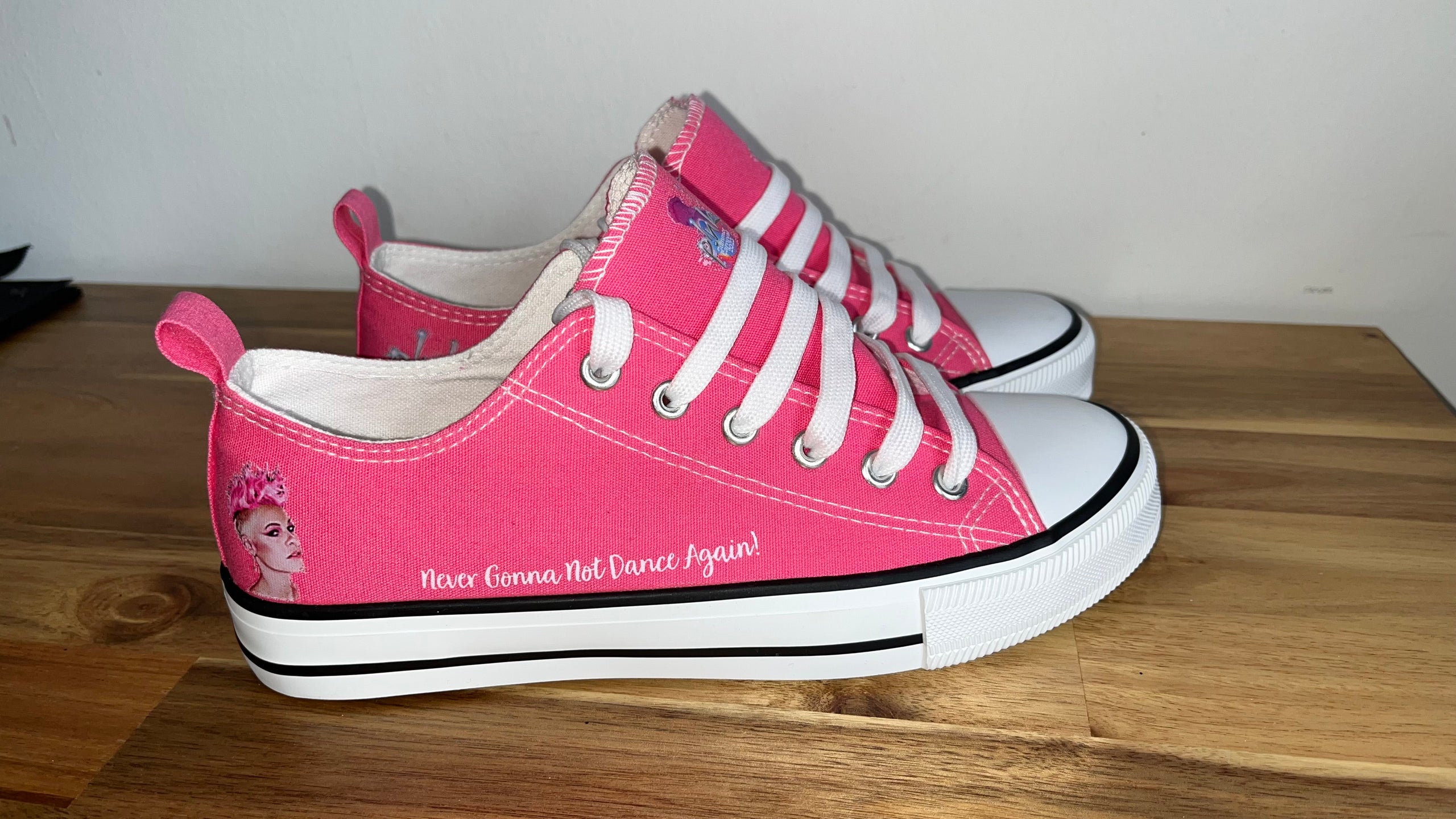 P NK CUSTOMISED TRAINERS HOT PINK PINK TOUR PINK WOMENS TRAINERS P NK